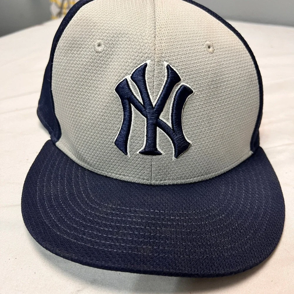 New York Yankees OC‎ Sports MLB Hat Navy Grey Q3 Technology OSFM Adjustable Cap